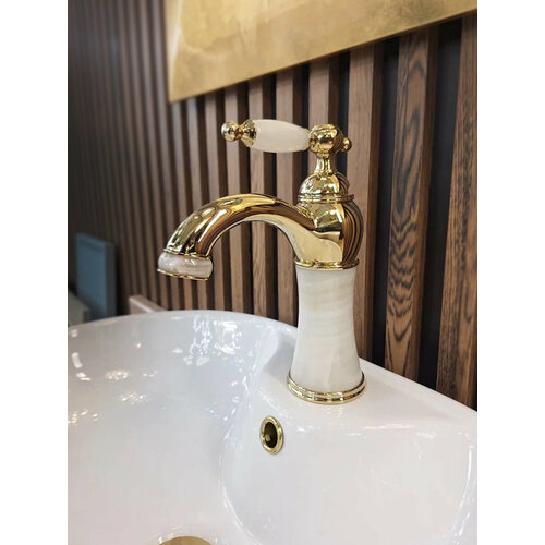 Смеситель для раковины AltroBagno Opera 0118 OrGi золотистый