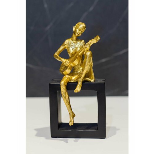 Статуэтка Девушка с гитарой Bayona Casaentera CE05-245494 золото/черный 100х75х205