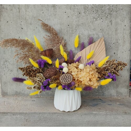 Гортензия Стабилизированная и Сухоцветы в Бетонном кашпо Композиция 4490₽