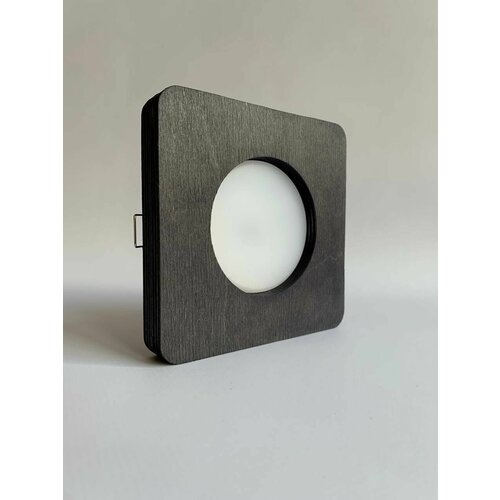 Светильник потолочный встраиваемый GX53. Точечный светильник. С накладкой из дерева.