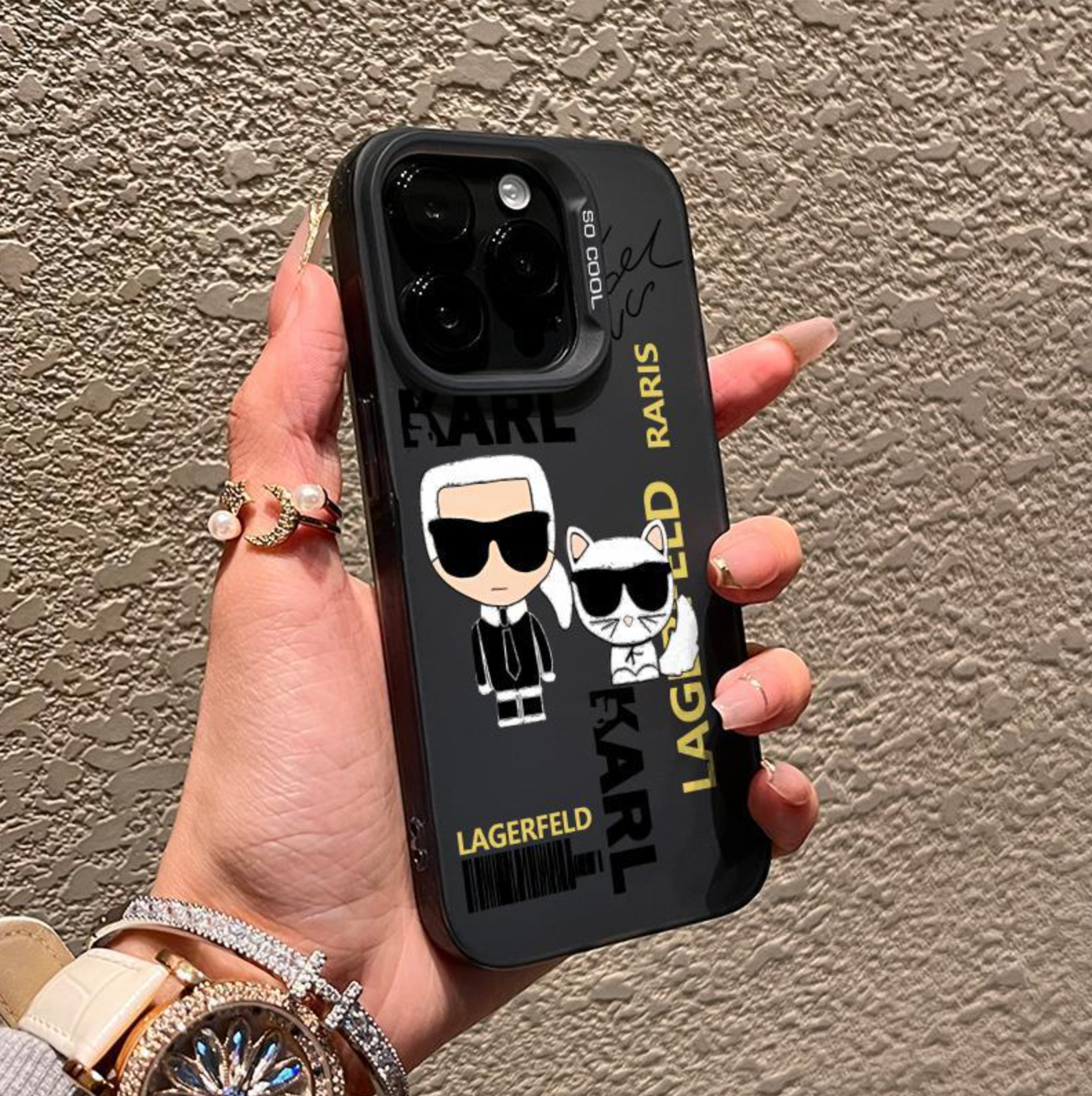 Ударопрочный чехол-накладка iPhone 11 с принтом Karl Lagerfel