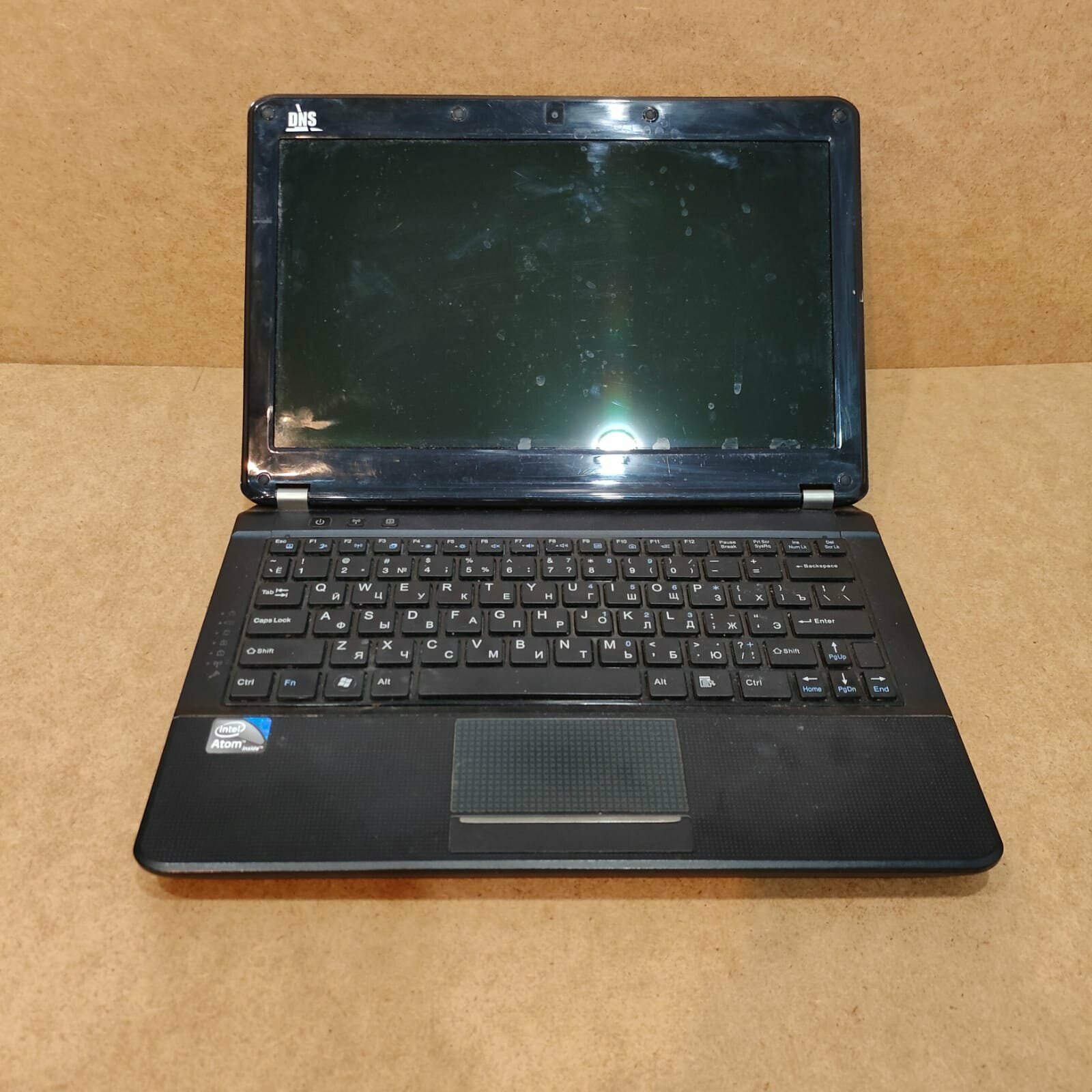 11.6" Компактный Нетбук DNS 1366x768, Intel Atom N550 , RAM 2 ГБ, HDD 160 ГБ, Windows 7, чёрный
