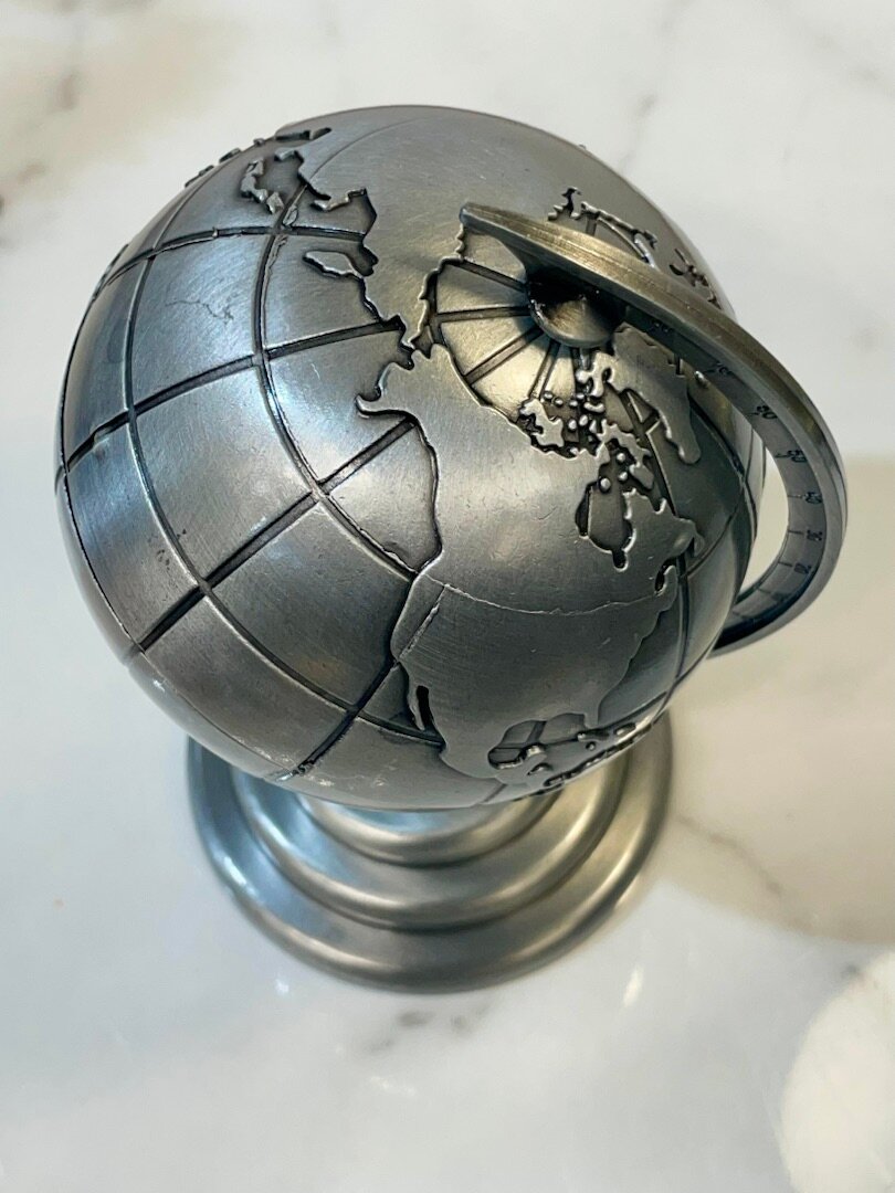 Статуэтка Глобус Casaentera CE12-9709541 серебро 110х105х185h