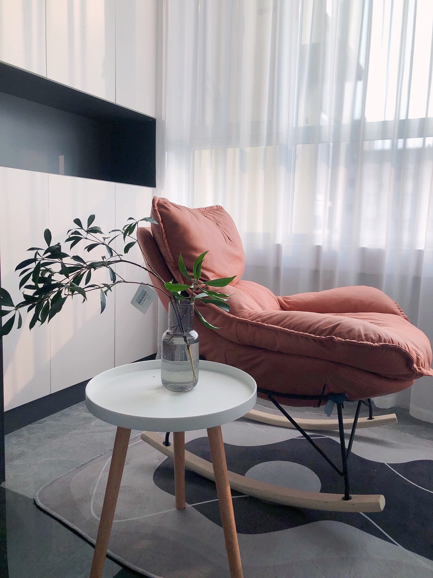 Интерьерный столик для дома и офиса — фото 1