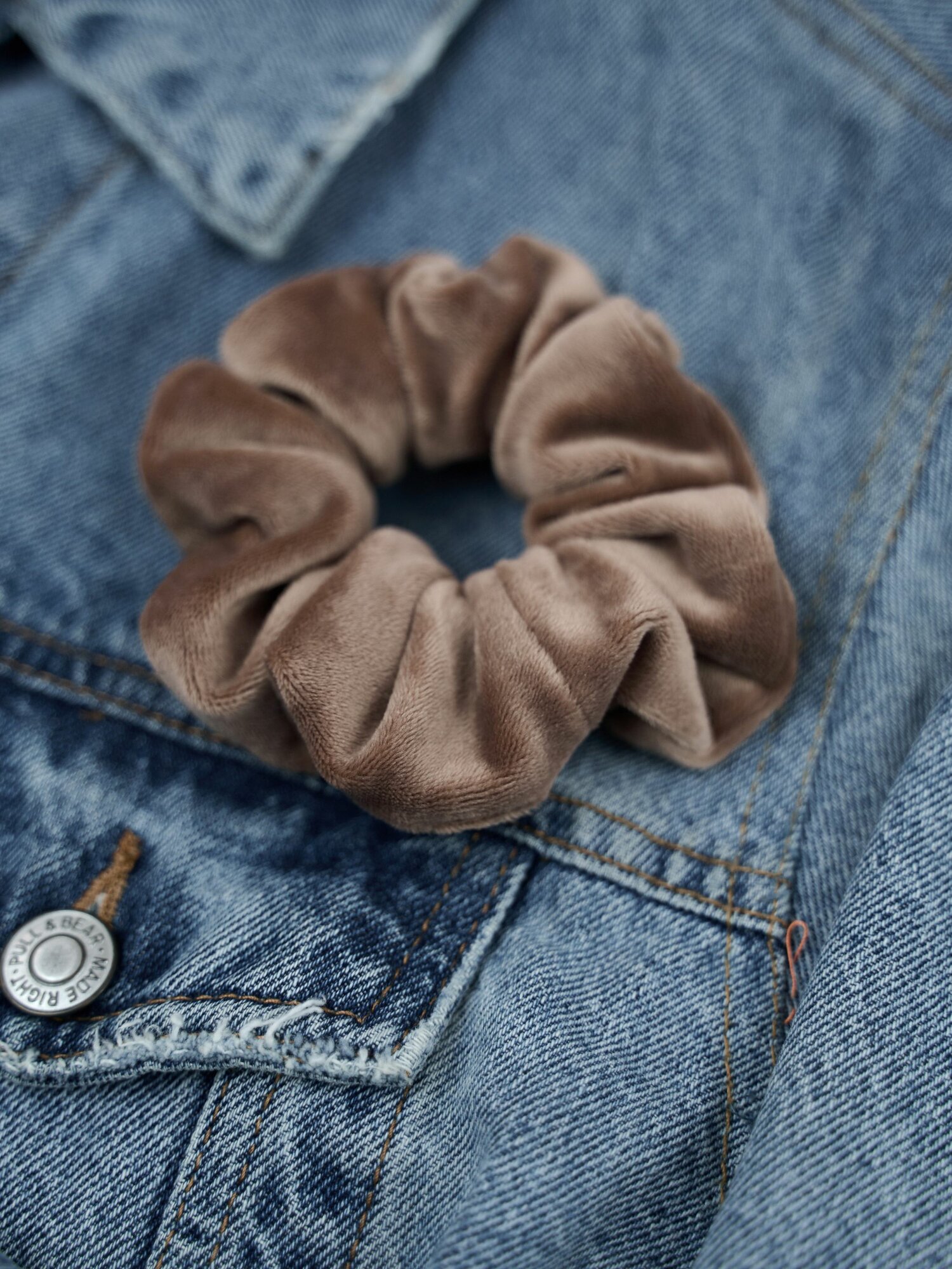 Резинка для волос бархатная/велюр кэмел 1шт — фото 1