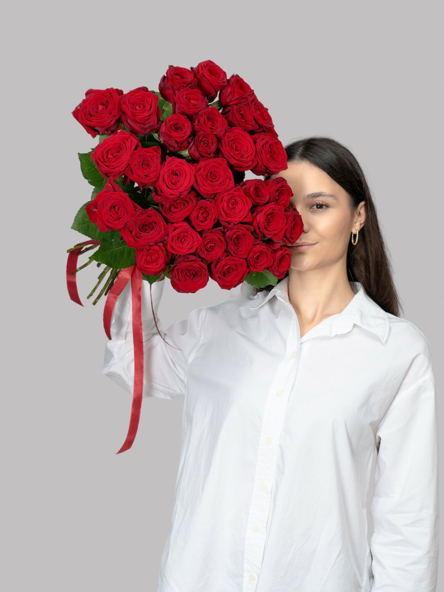 Букет живых цветов красные розы 35 шт. 60 см. "Ред наоми" флау стор