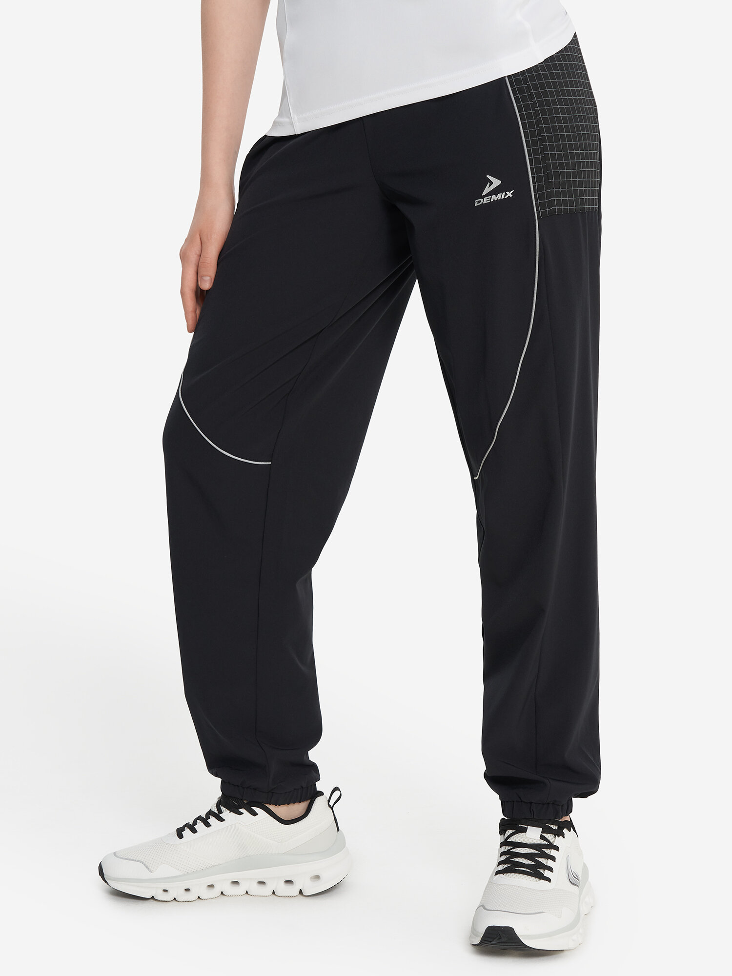 Брюки спортивные Demix W D Running Tech Woven Pant размер 44 черный