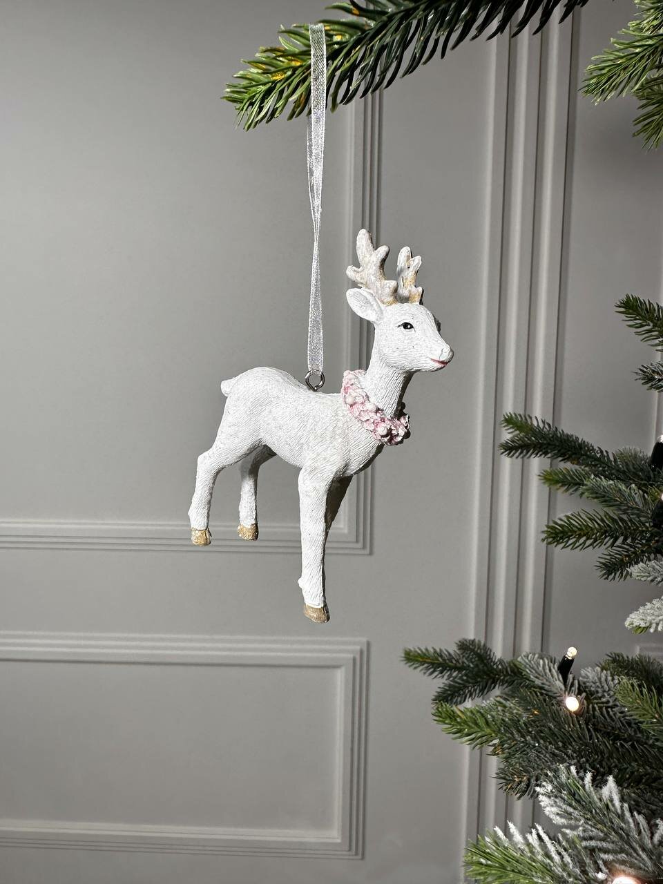фото Фигурки подвесная "Олень в розовом венке"