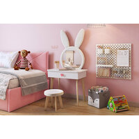 Детский набор Зайка: идеальное решение для маленькой принцессы.;
Описание:;
Этот набор непременно станет любимой мебелью для вашей дочери.  ...