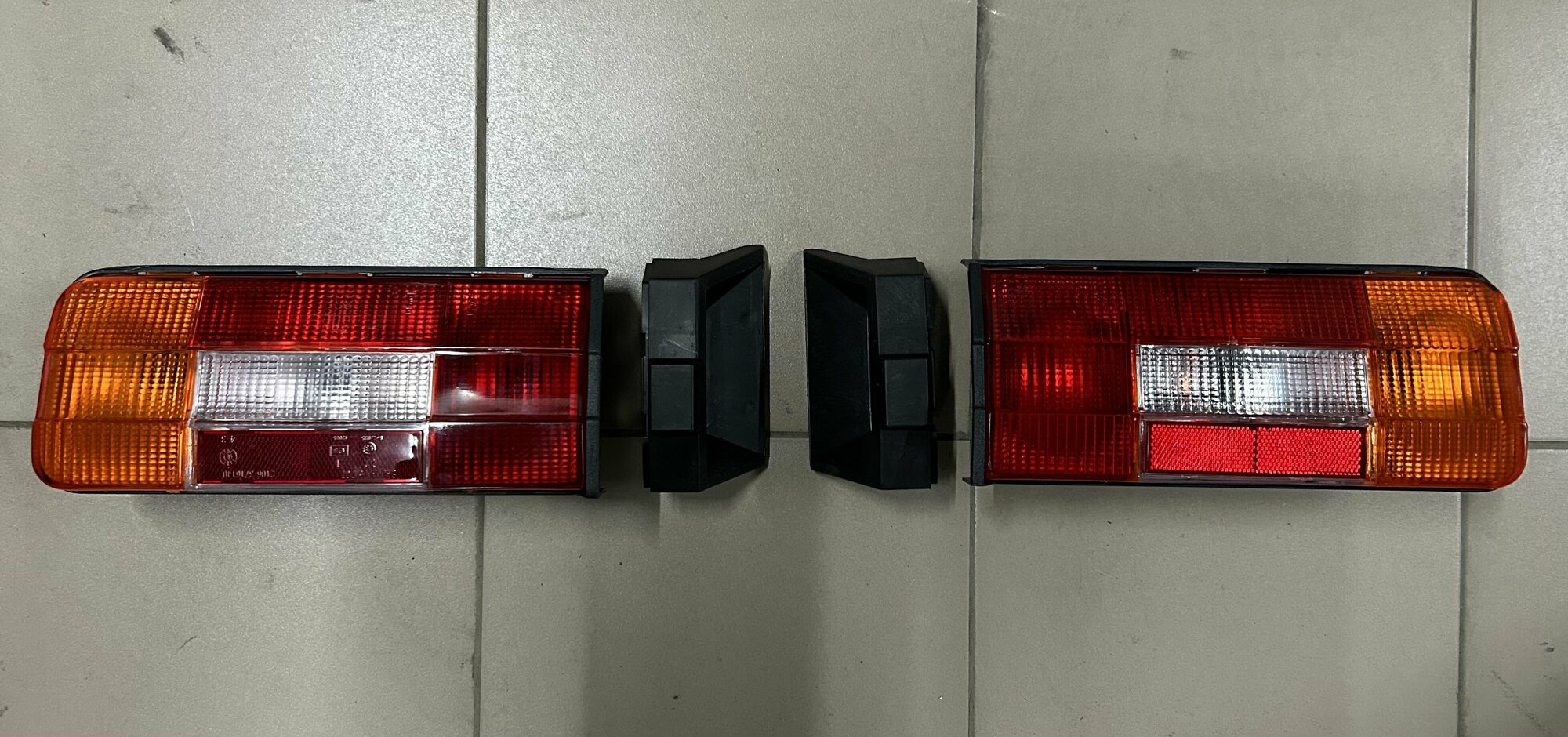 Фонари задние ВАЗ 2106 Нива 2121 комплект левый +правый с подсветкой номера