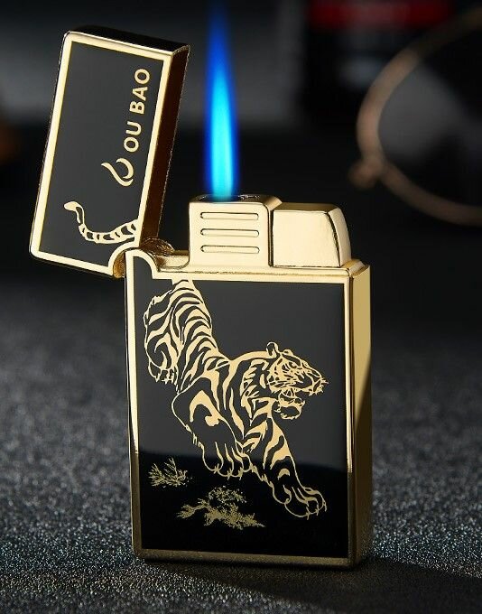 Зажигалка ветрозащитная с голубым пламенем цвет золотой тигр