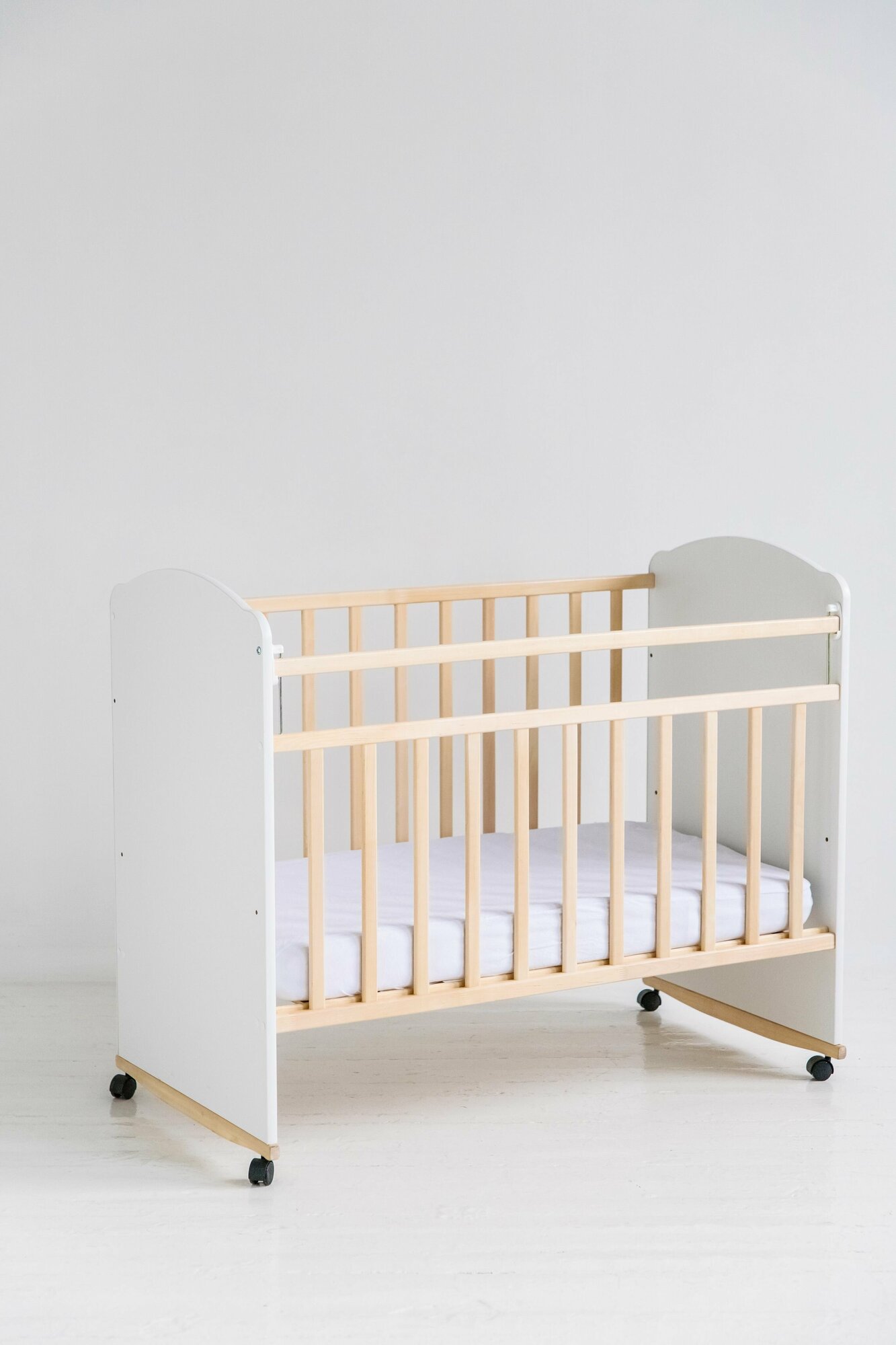Кроватка для новорожденных 120х60 детская деревянная с матрасом