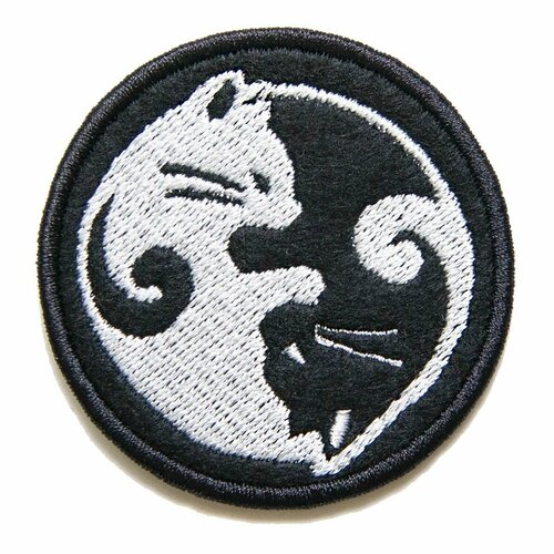 Нашивка на одежду шеврон на липучке котики Коты Инь Янь 60мм 430₽