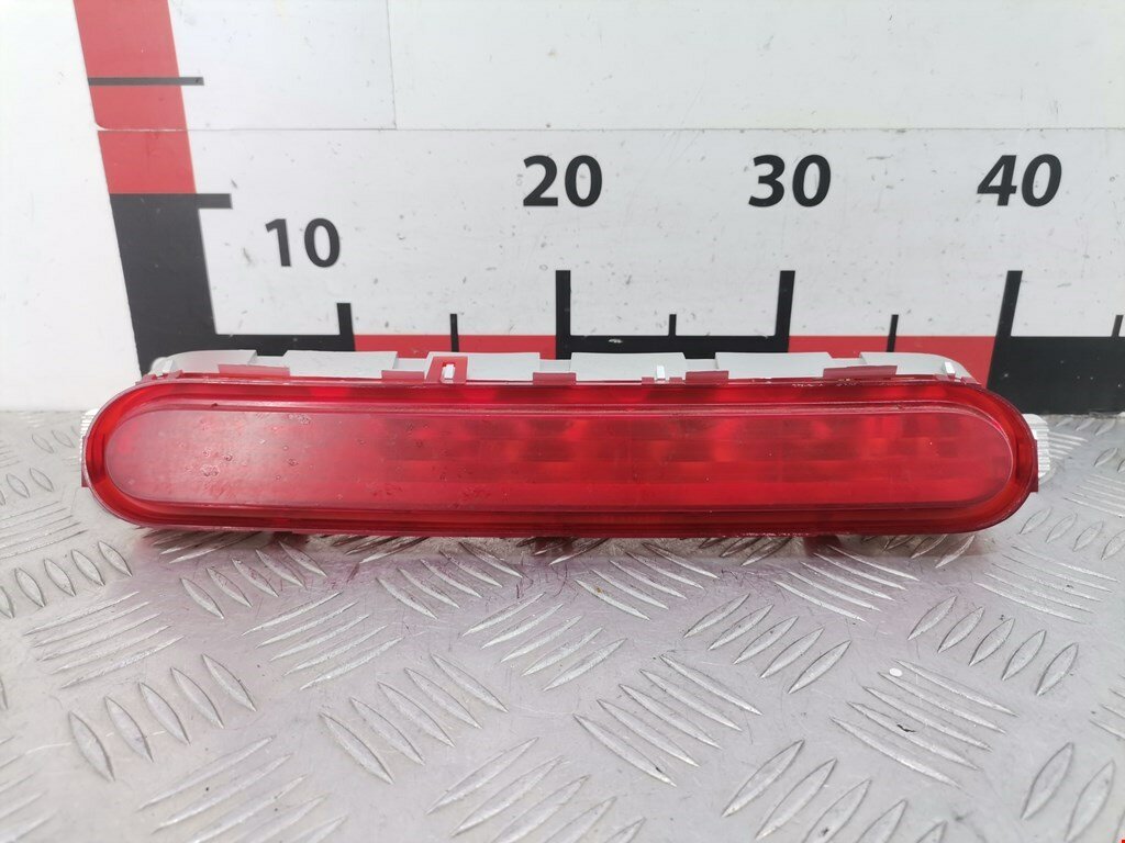 Фонарь дополнительный тормозной (стоп-сигнал) Toyota Corolla Verso 2 815700F011 арт. 1858025