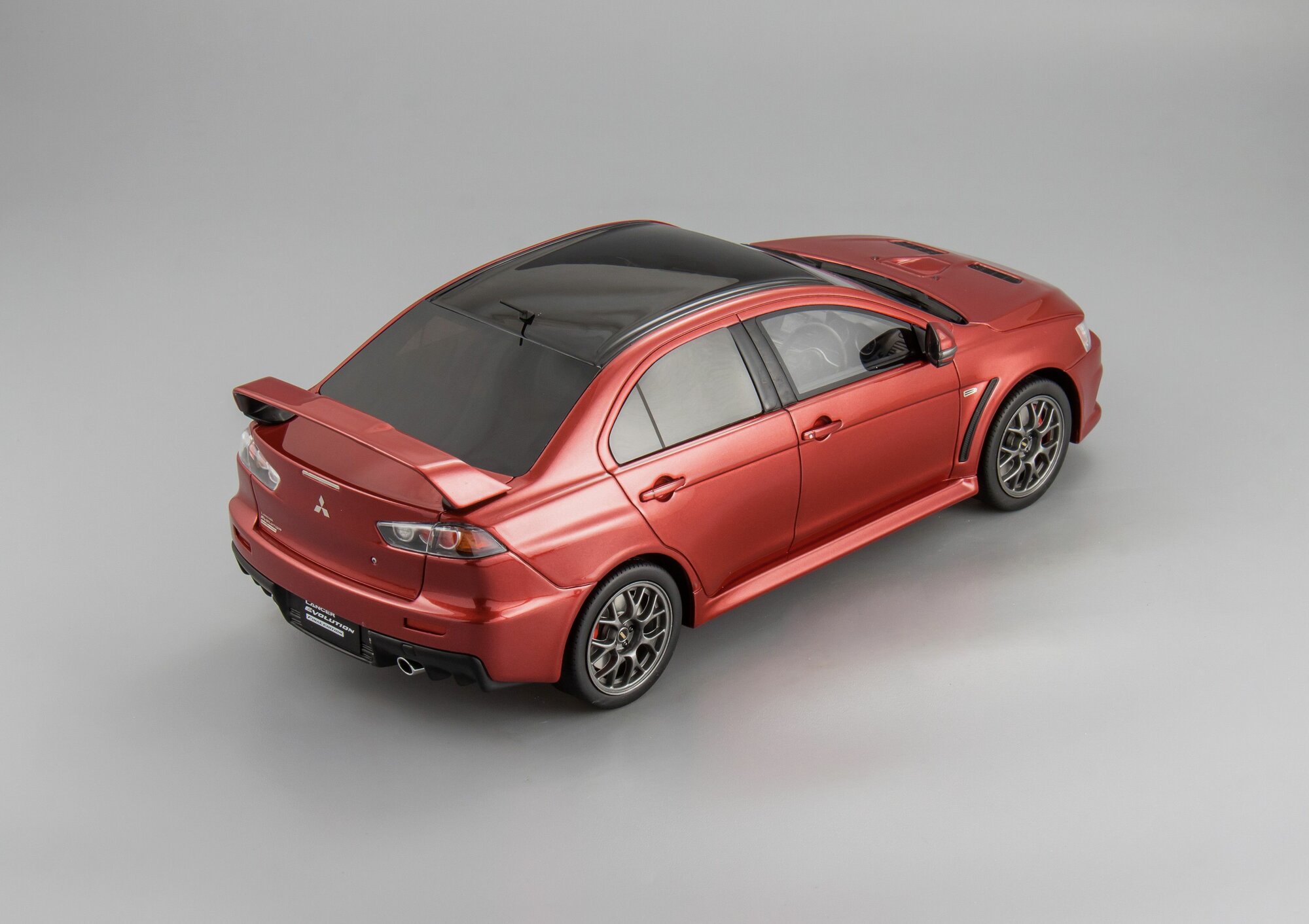 1:18 Mitsubishi Lancer Evolution X, Коллекционная масштабная модель от Kyosho — фото 1