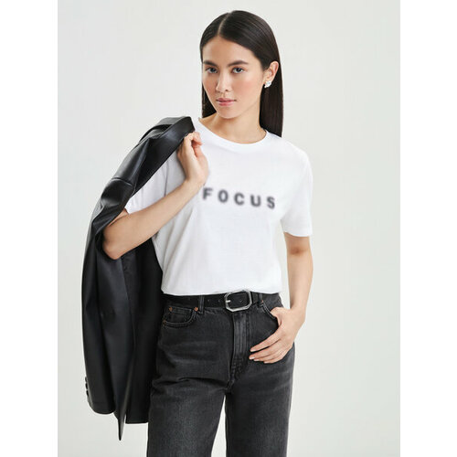 фото Футболка zarina, размер 2xl (ru 52)/170, белый