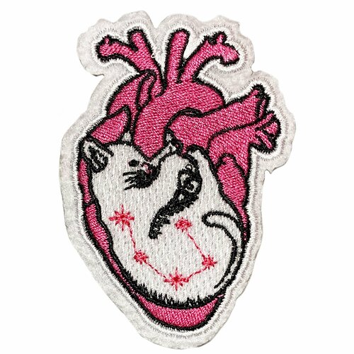 Нашивка, шеврон, патч (patch) Кошка в сердце, размер 8*5 см