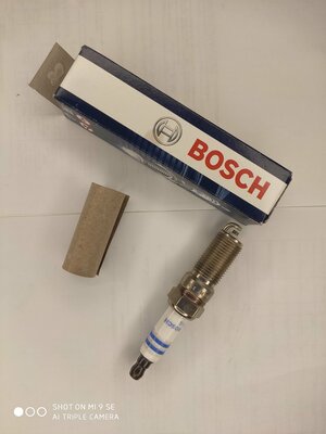 Свеча зажигания Bosch HR8MCV+ (0 242 229 785) 1 шт.