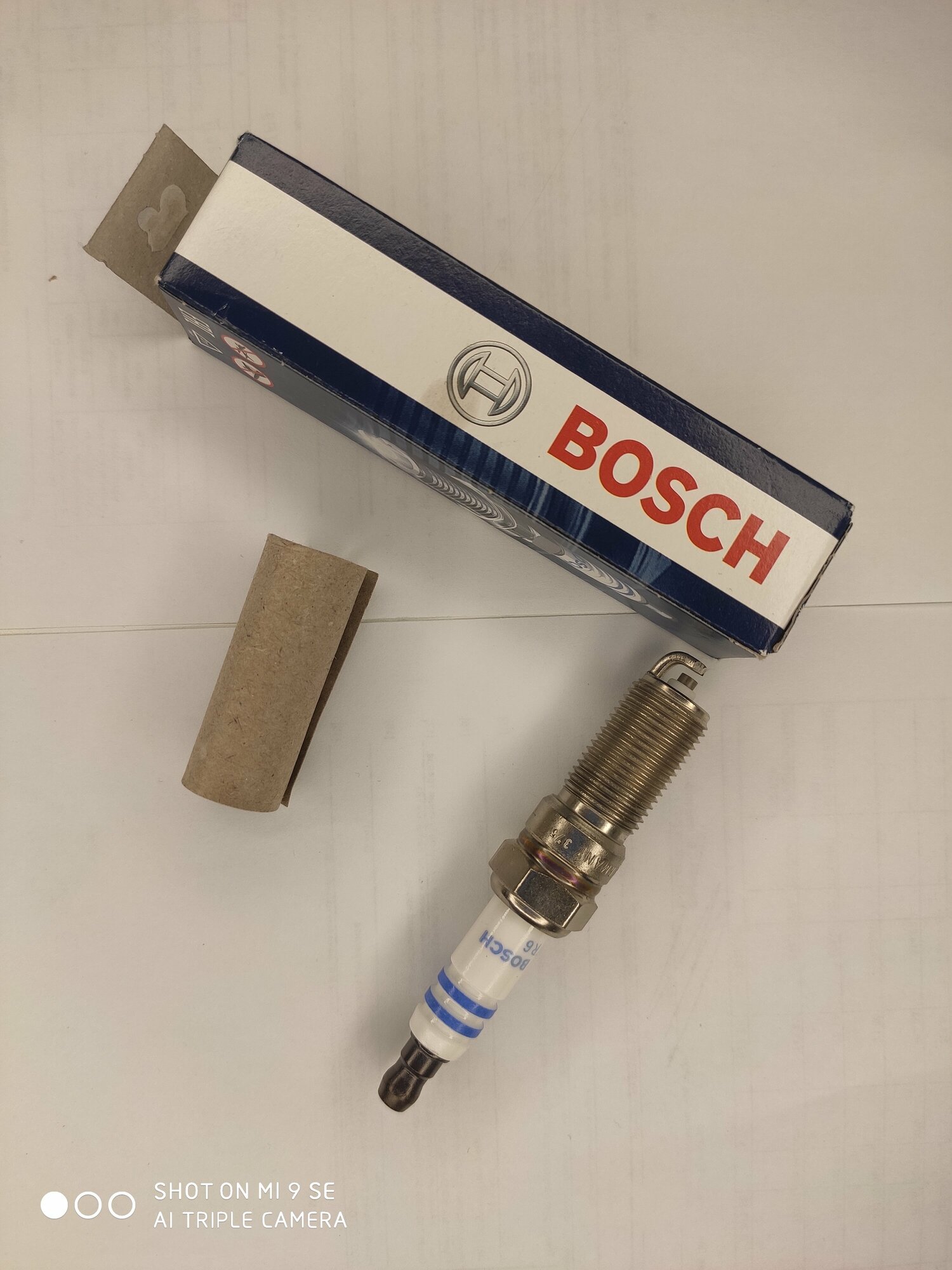 Свеча зажигания Bosch HR8MCV+ (0 242 229 785) 1 шт.