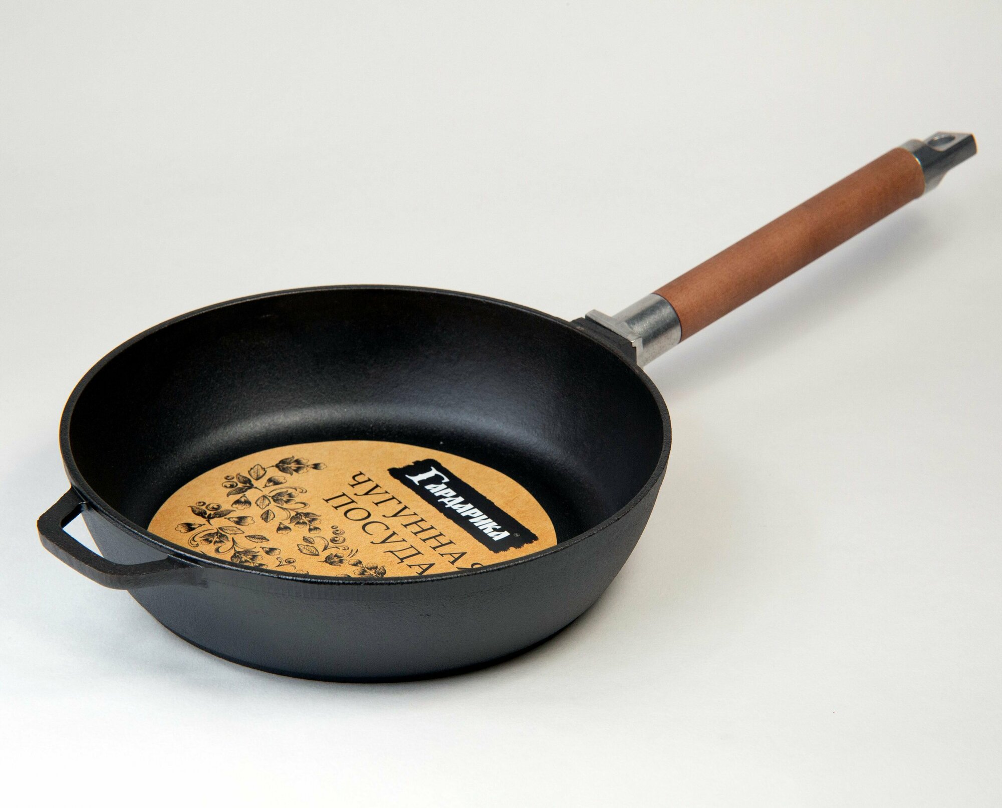 фото Сковорода чугунная 24 см с деревянной съемной ручкой