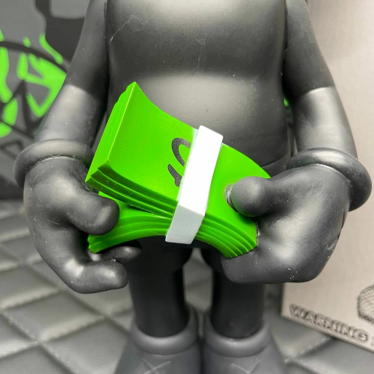 Игрушка фигурка Kaws 30см Деньги Черный — фото 1