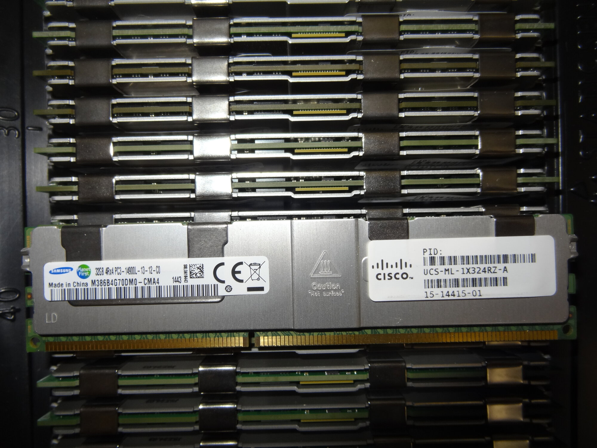 Серверная память DDR3 32GB 1866Mhz ECC REG 4R x4 PC3-14900L 1.5v M386B4G70DM0-CMA4 1x32 ГБ