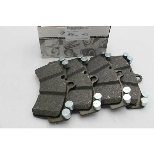 Колодки тормозные передние керамика VAG для ам AUDI Q7 PORSCHE Cayenne VOLKSWAGEN Touareg OEM 7L0698151R Ауди К7 Порше Каен Волксваген Тоуарег 4560₽