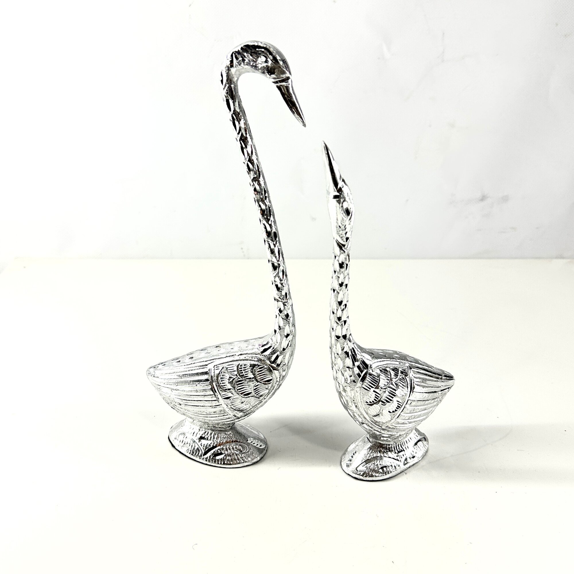 Пара лебедей - символ любви и верности, цвет серебро, ручная работа, Индия — фото 1