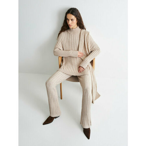 фото Брюки zarina, размер l (ru 48), бежевый