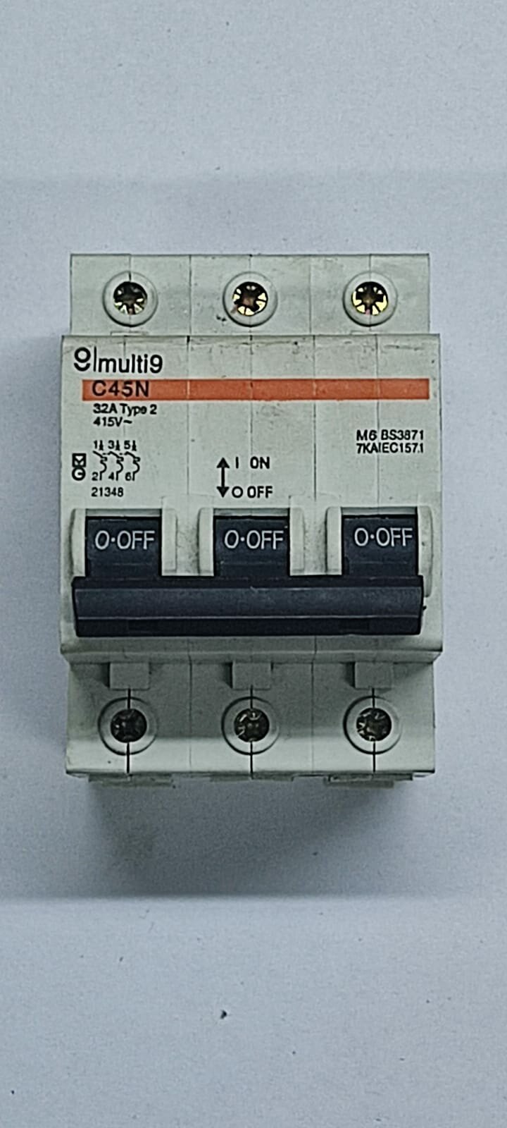 Schneider Electric MERLIN GERIN Multi 9 Выключатель автоматический трехполюсный 32А C C45N 21348