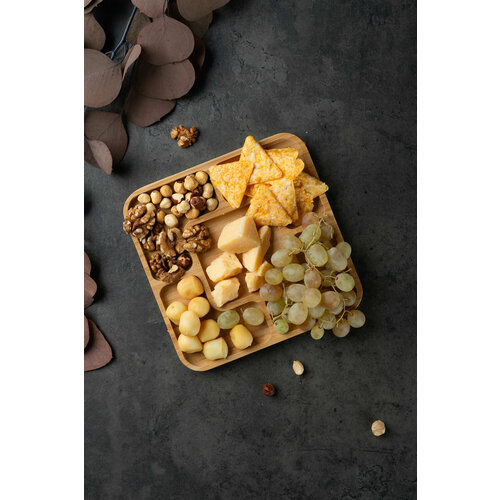 Менажница секционная бамбук, 20х20х1,6 см