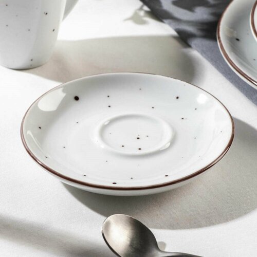 Блюдце фарфоровое кофейное 600₽