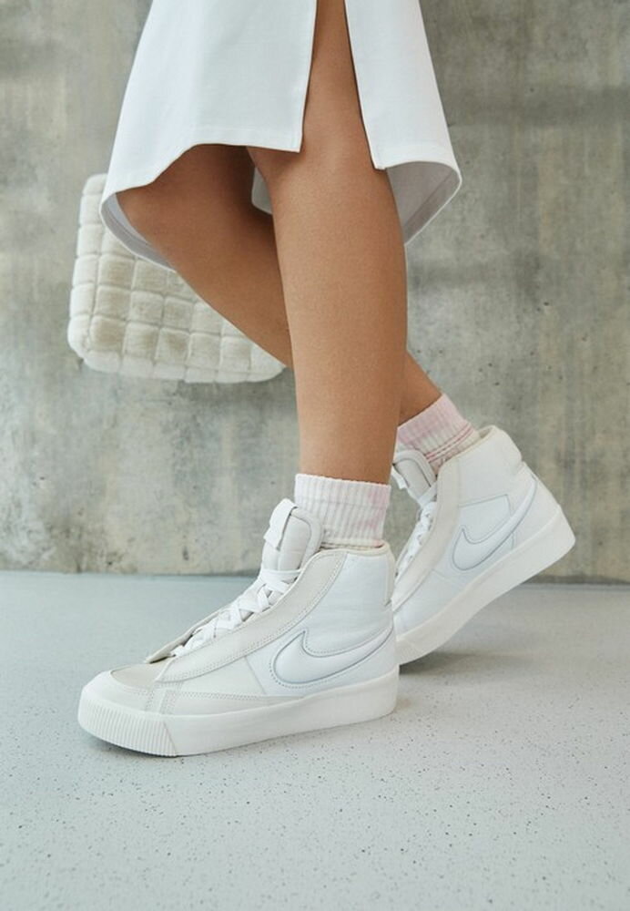 Кроссовки NIKE Blazer Mid Victory