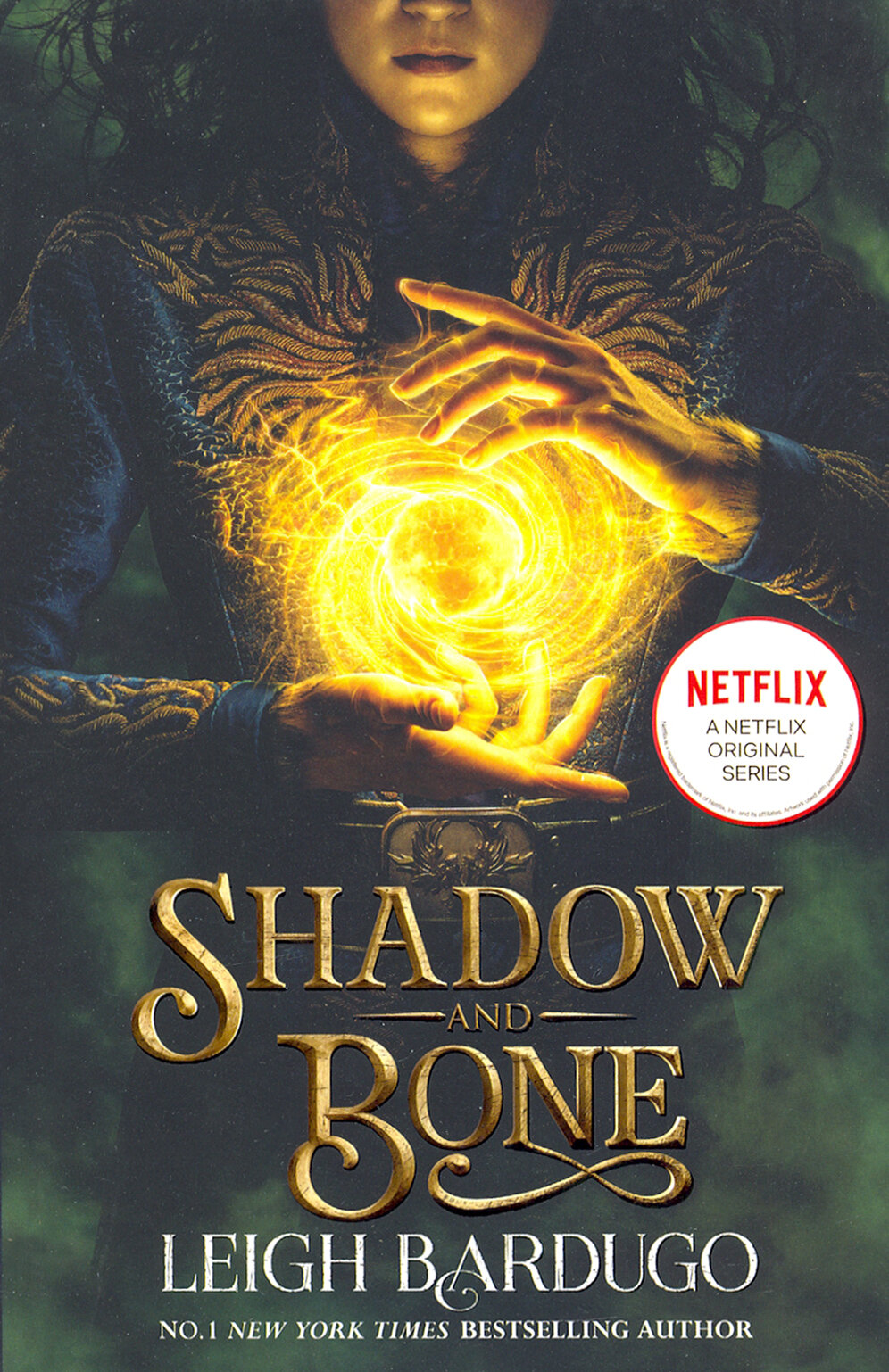 Grisha Trilogy 1. Shadow and Bone - фото №2