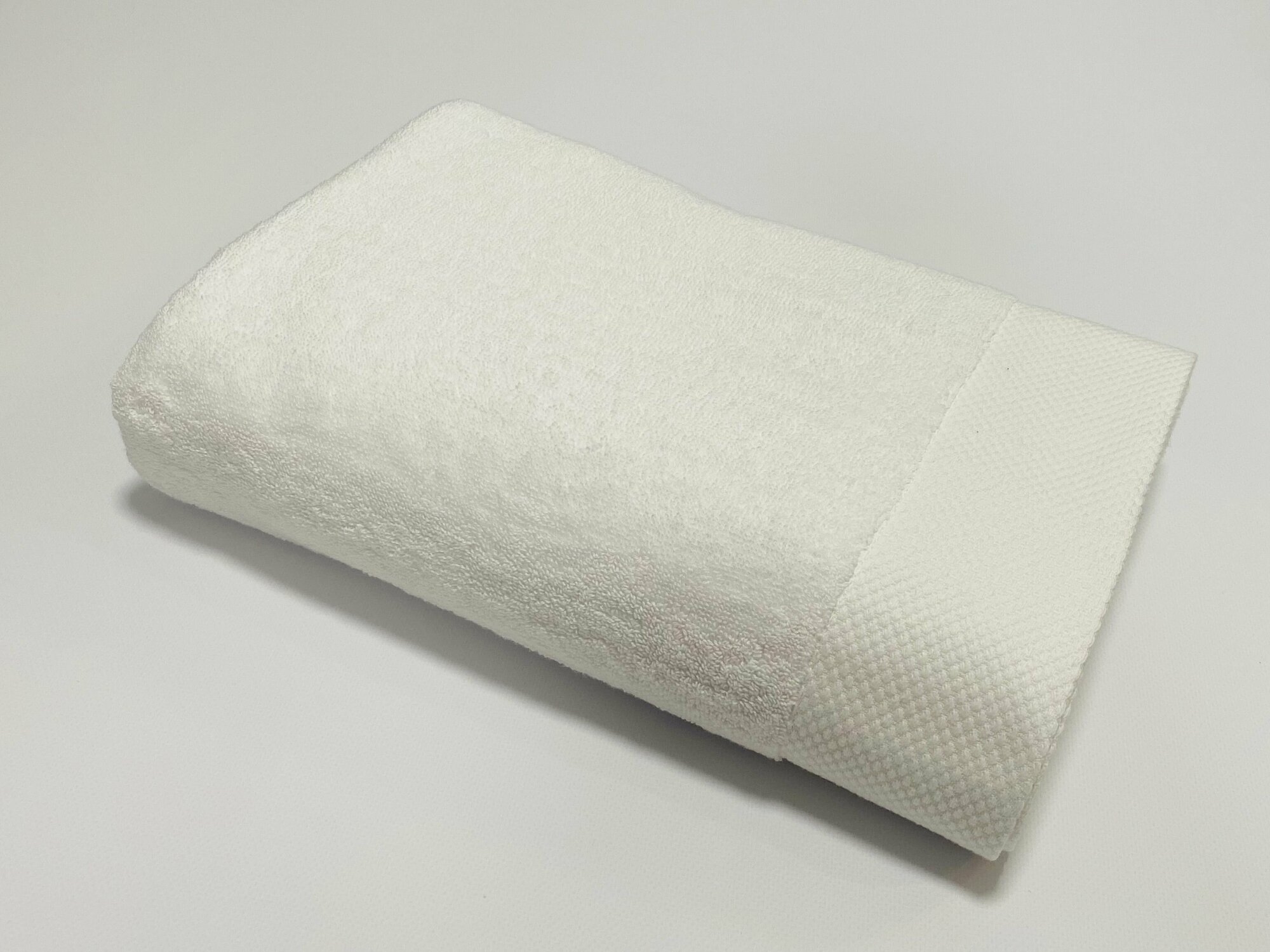 фото Полотенце большое махровое банное, для ванны, для пляжа, для бассейна однотонное Ярко-Розовое Холодное 70*110 см 300 г/м