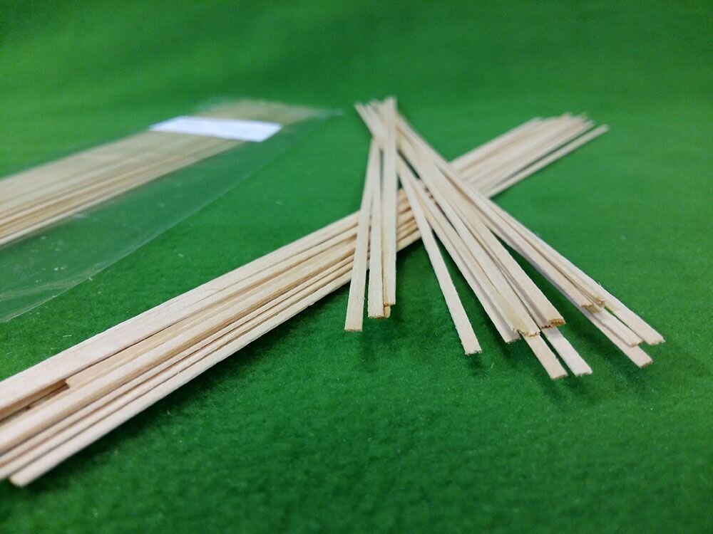 Деревянные рейки для моделизма из ольхи 0.6х2 мм (50 шт) длина 30 см