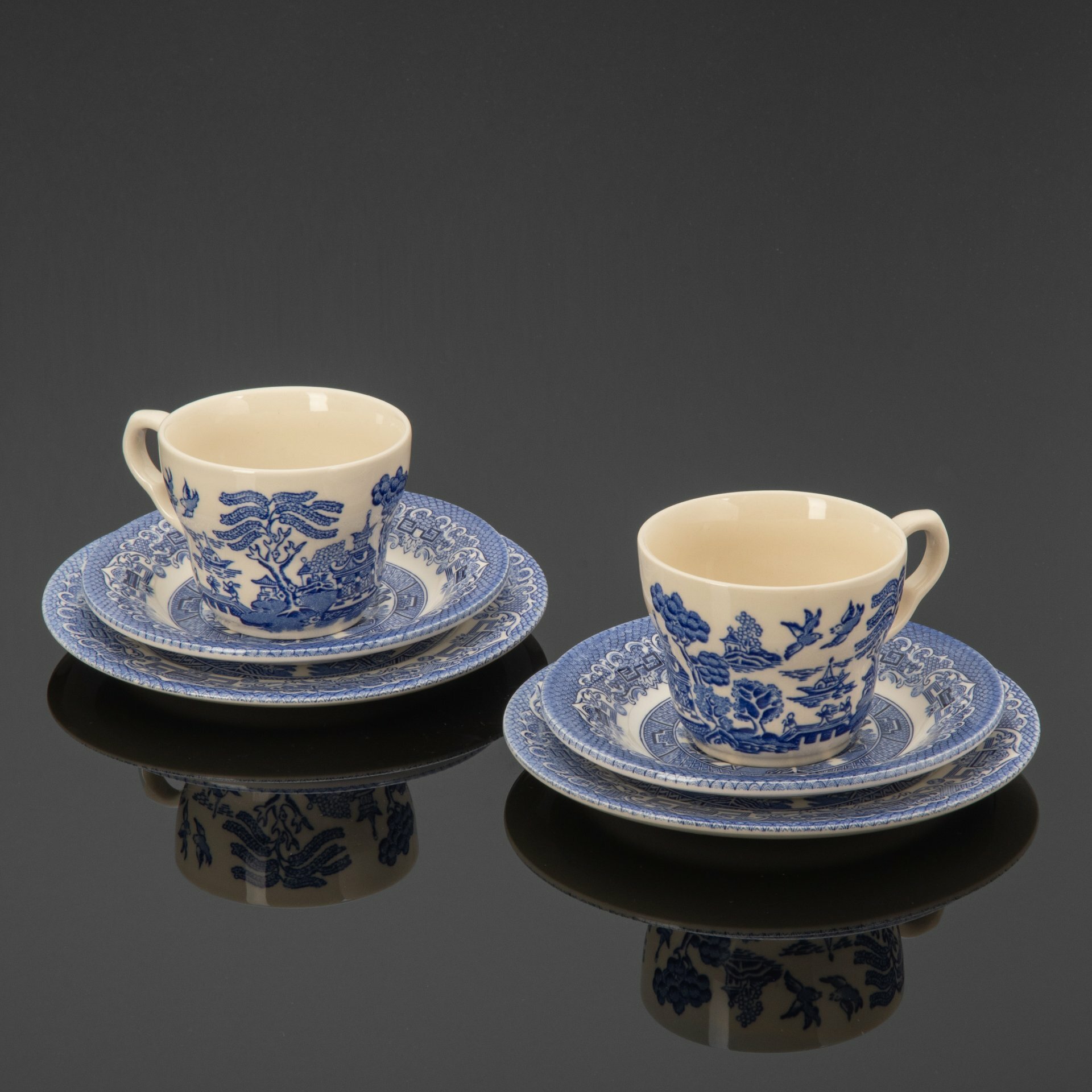 Набор чайных трио " Blue Willow" тет-а-тет (на 2 персоны), EIT (English Ironstone Tableware, Ltd.), фаянс