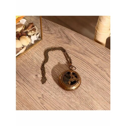 Компас с солнечными часами 