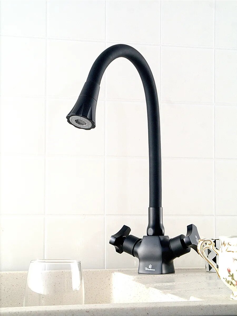 Смеситель Diadonna, латунь, гибкий излив, керамическая кран-букса — фото 1