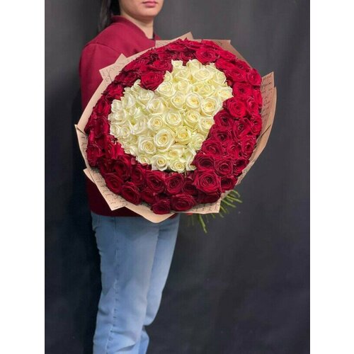 Букет из 101 розы в форме сердца Flawery