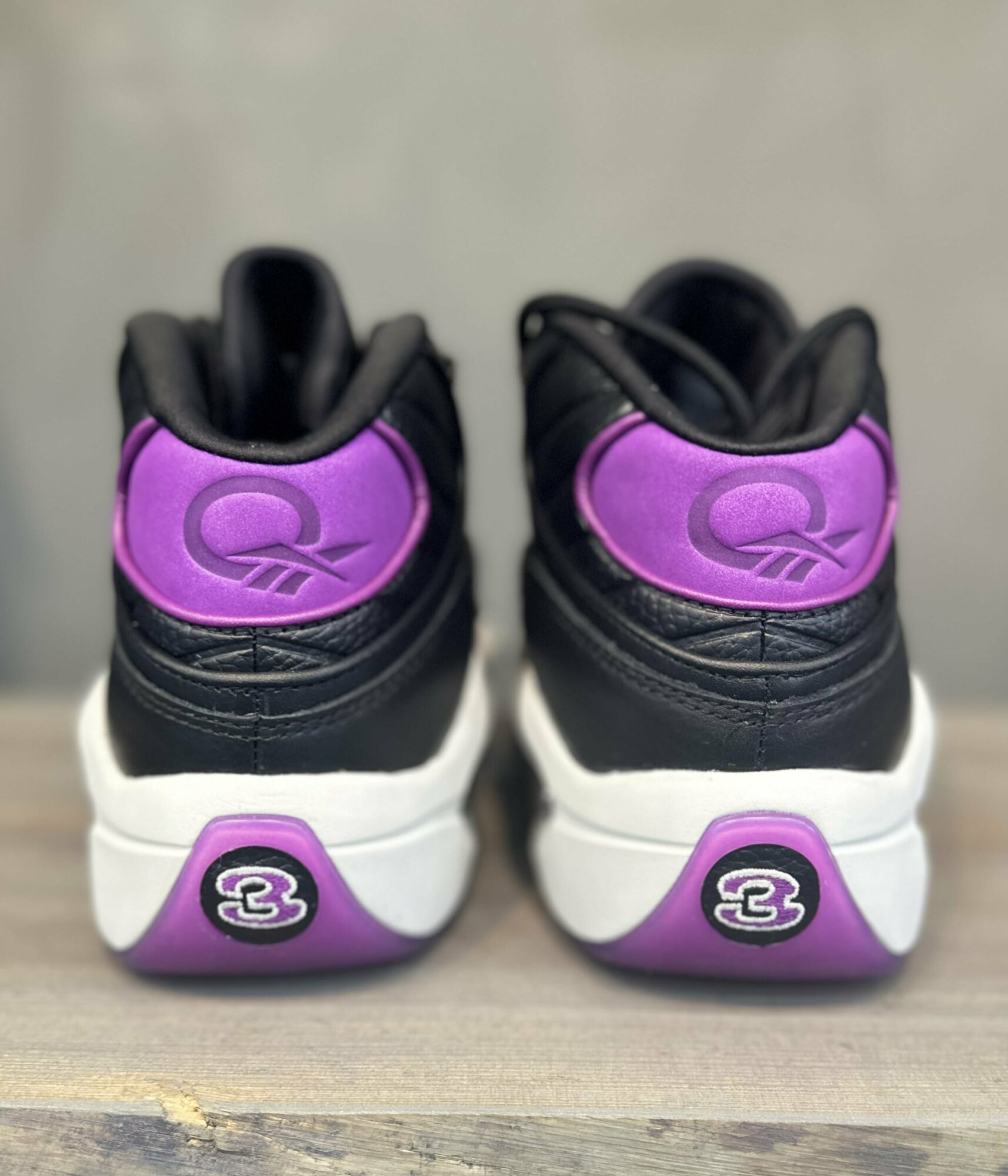 Кроссовки Reebok Question Mid, размер 6 US, черный/фиолетовый — фото 1