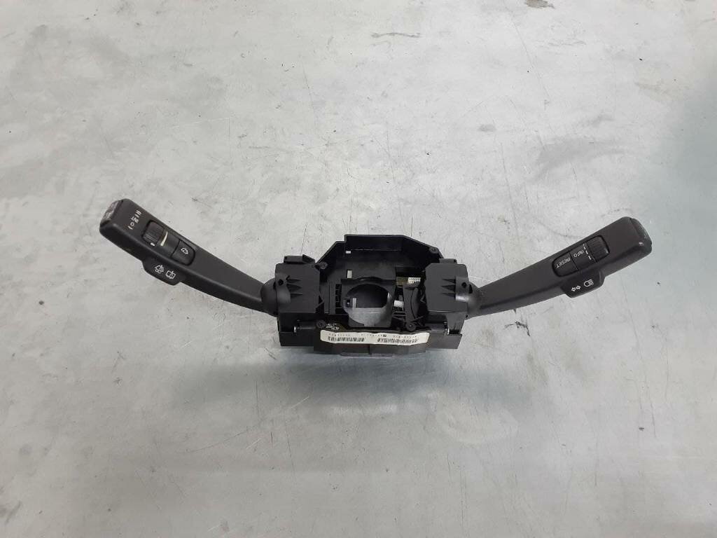 Переключатель подрулевой (стрекоза) Volvo V50 рест. 2008 P31264575