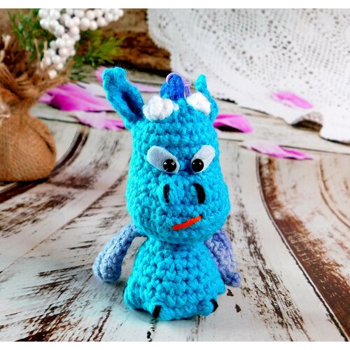 Брелок Дракон-Крошка, цвет морской волны, мягкий, вязаный, декоративная подвеска, ручная работа