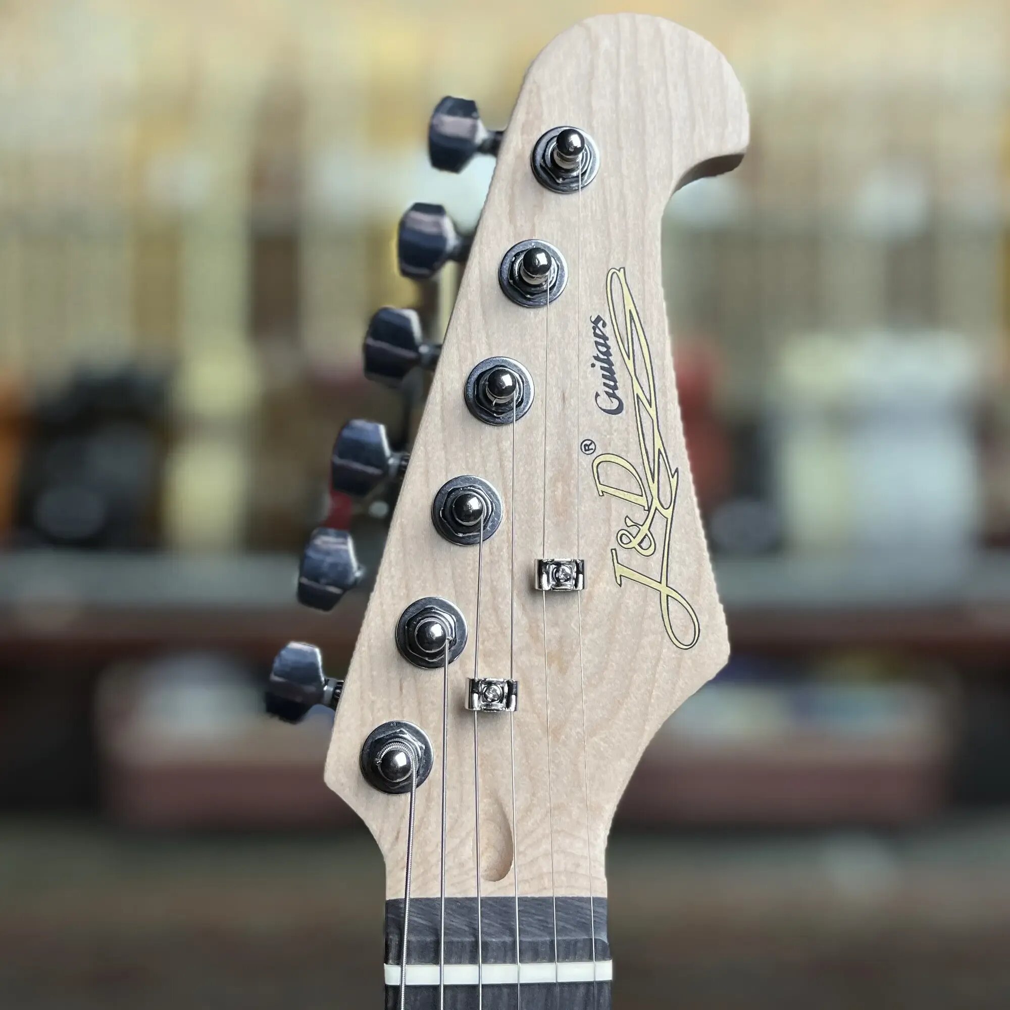 Электрогитара J&D Guitars ST-C Stratocaster SSS Black — фото 1