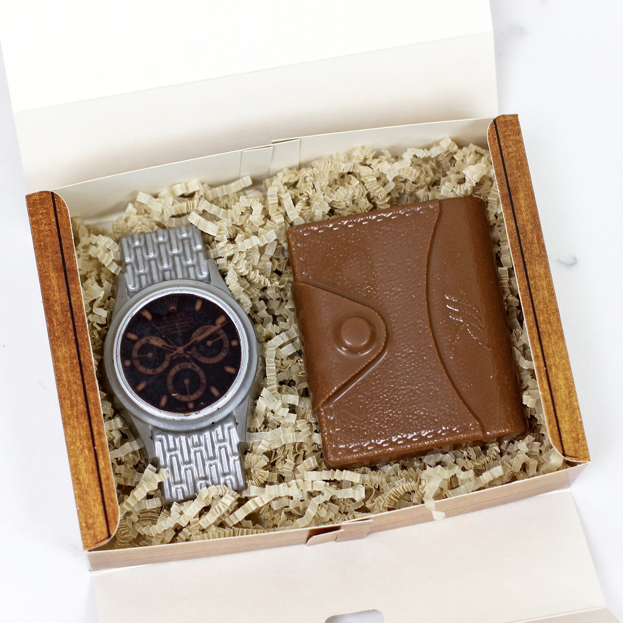 Подарочный набор мужчине, "Часы и портмоне", подарок на 23 февраля, шоколадные фигурки ручной работы, сладости к чаю, 120 грамм