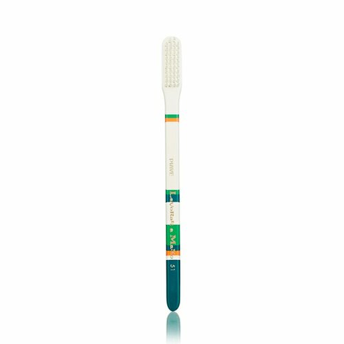 Зубная щетка с нейлоновой щетиной средней жесткости (зеленый) PIAVE LaVoRati a MaNo 51 Toothbrush 1 шт