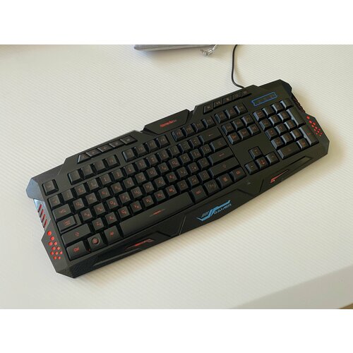 Игровая клавиатура с красной подсветкой 65000₽