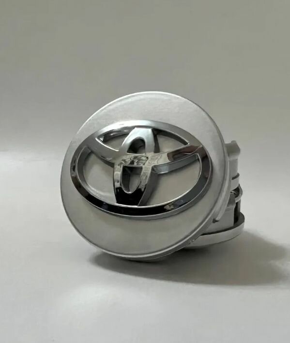 Колпачок, заглушка на литой диск колеса для Toyota / Тойота 62 мм - 1 штука, серебро