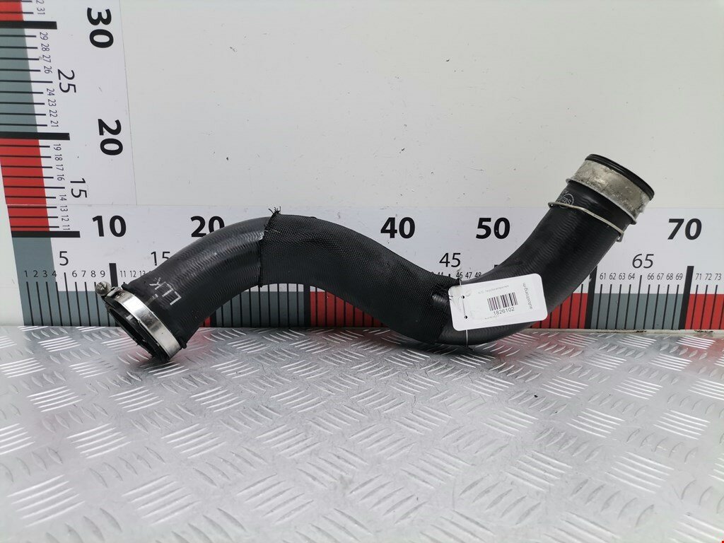 Патрубок интеркулера Audi A6 C6 4F0145737D арт. 1826102