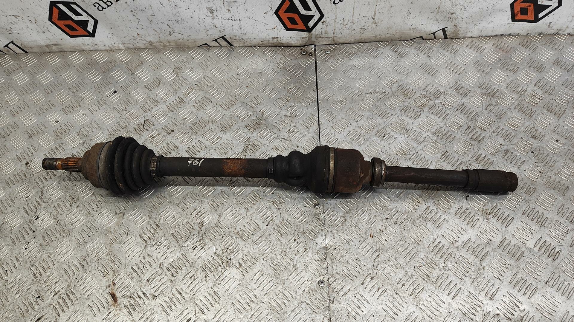 Полуось передняя правая (приводной вал шрус) Citroen C5 1 арт. 18.70.10-P1809463